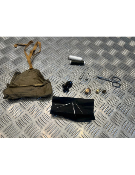 trousse de couture militaire avec accessoires de l armee italienne neuf
