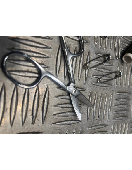 trousse de couture militaire avec accessoires de l armee italienne neuf