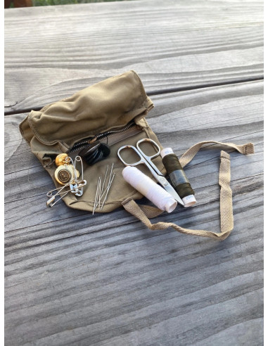 trousse de couture militaire avec accessoires de l armee italienne neuf