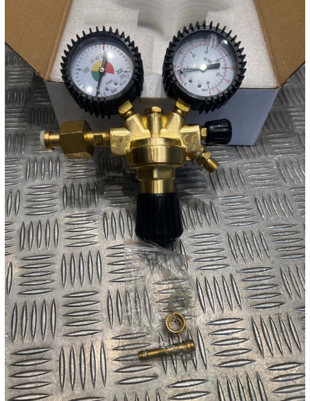 débilitre détendeur silex 30 L/min 2 manomètres gaz Argon ou Argon +CO2 soudure