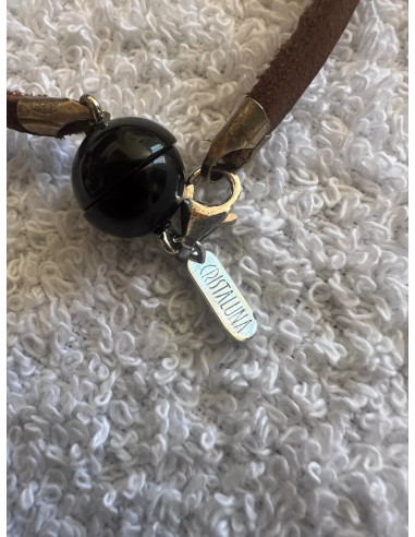 Collier cuir marron 3 pendentif sphère cristal acrylique noir swarovski olivine