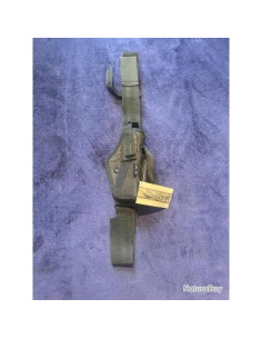 HOLSTER DE CUISSE POUR DROITIER VERT OLIVE AVEC SANGLES MULTI POSITIONS