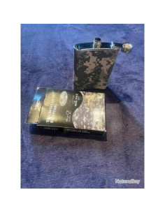 FLASQUE FIOLE MINI GOURDE EN ACIER INOXYDABLE CAMOUFLAGE DIGITAL 8 OZ 220 ML