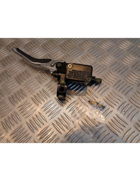 maitre cylindre gauche frein arriere scooter mbk 50 nitro yamaha aerox universel