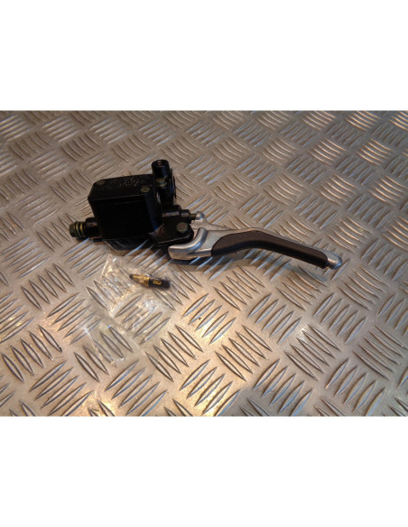 maitre cylindre gauche frein arriere scooter mbk 50 nitro yamaha aerox universel