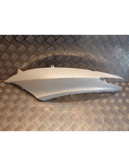 cache aile arriere gauche 65738000BT scooter piaggio 125 300 mp3 blanc 566 caren