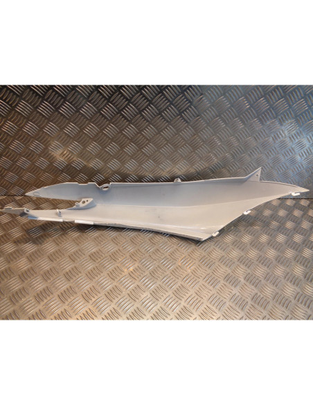 cache aile arriere gauche 65738000BT scooter piaggio 125 300 mp3 blanc 566 caren