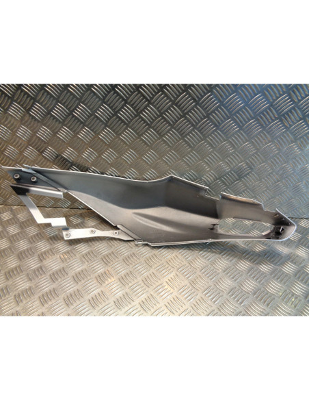 cache aile arriere gauche AP8268874 scooter aprilia 50 sr 2004 - 09 carenage car
