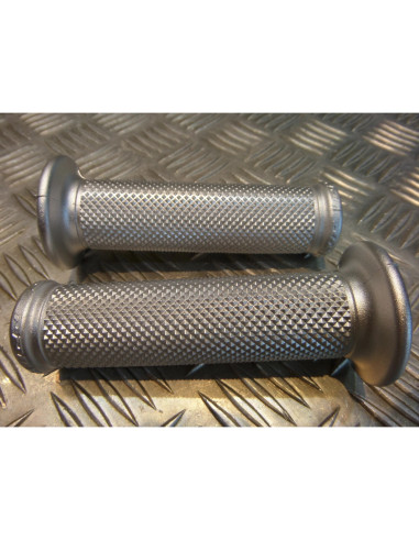 paire poignee revetement caoutchouc guidon 22 mm progrip 717 gris scooter moto q