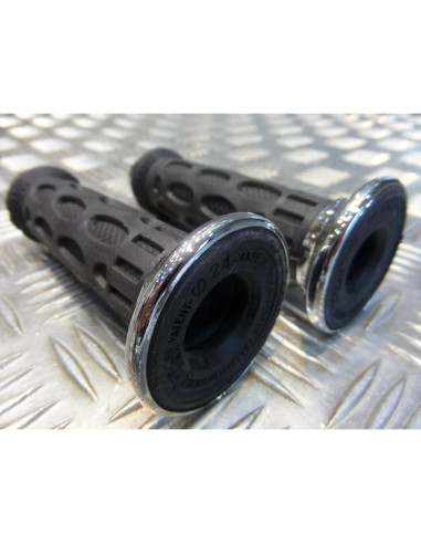 paire poignee revetement caoutchouc guidon 22 mm progrip 768 chrome et noir moto