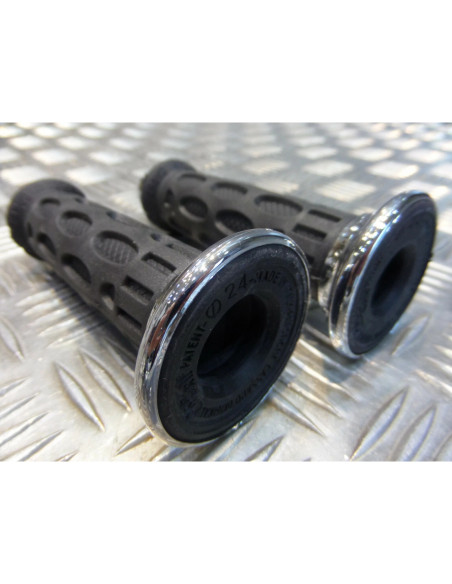 paire poignee revetement caoutchouc guidon 22 mm progrip 768 chrome et noir moto