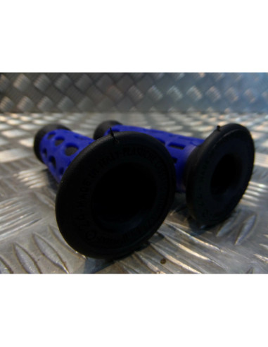 paire poignee revetement caoutchouc guidon 22 mm progrip 768 bleu et noir moto s