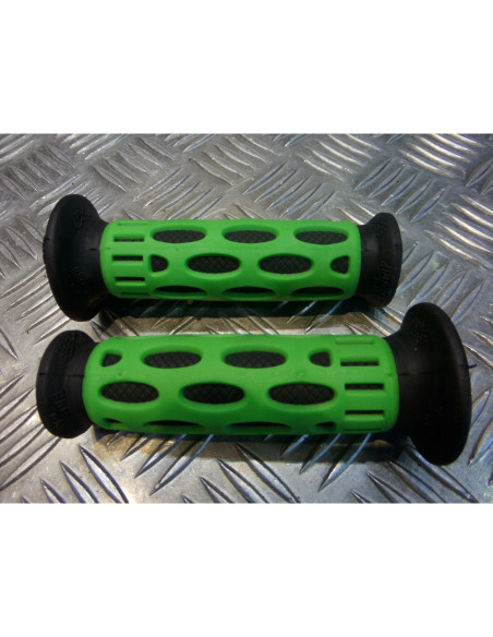 paire de poignee caoutchouc guidon 22 mm progrip 768 noir et vert moto scooter q