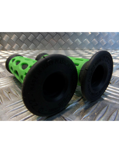 paire de poignee caoutchouc guidon 22 mm progrip 768 noir et vert moto scooter q