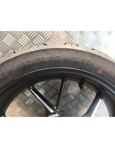 roue jante pneu arriere 150 70 17 x 4,25 moto Triumph 900 street twin 2019
