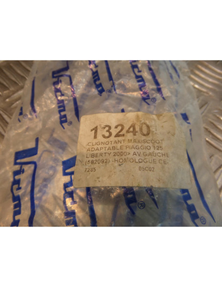 clignotant avant gauche pour scooter piaggio 125 liberty apres 2000