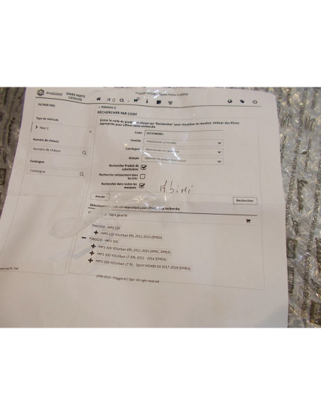 cache repose pied gauche carenage 65737850eu scooter piaggio 125 300 mp3 2011 -