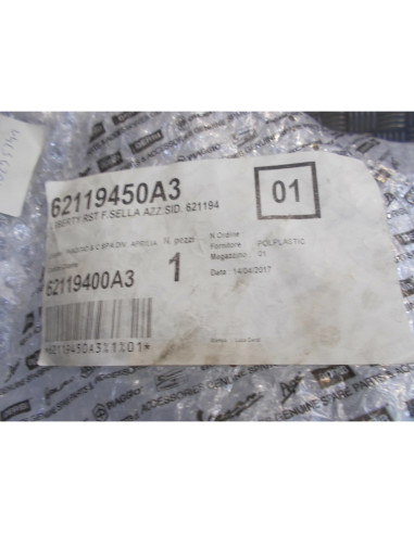 cache coque plastique carenage selle scooter piaggio 50 125 200 liberty 62119400