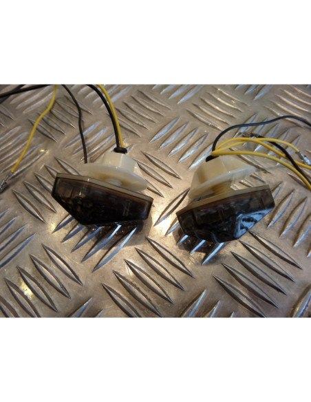 jeu clignotant universel adaptable 15 led a encastre sur cache carenage plastiq