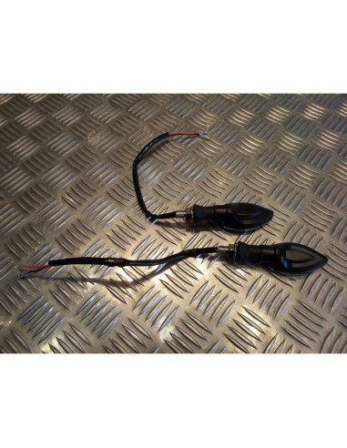 2 x clignotant universel adaptable 13 led pour tout type moto scooter 2 roues qu