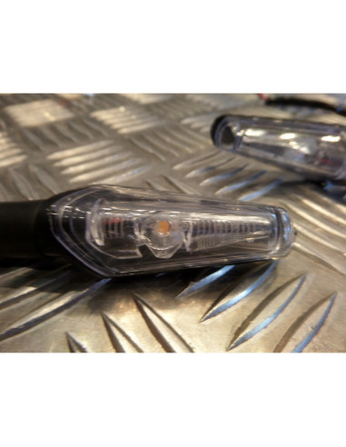 jeu 2 clignotant universel adaptable a led pour tout type moto scooter 2 roues q