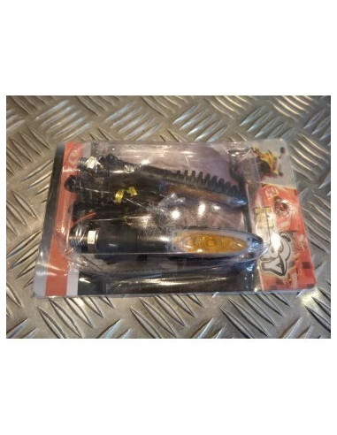 jeu de 2 clignotant led univesel adaptable scooter moto 2 roues quad