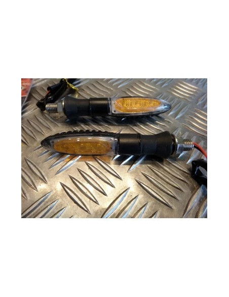 jeu de 2 clignotant led univesel adaptable scooter moto 2 roues quad