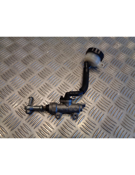 maitre cylindre frein arriere moto honda cbr 929 rr fireblade sc44
