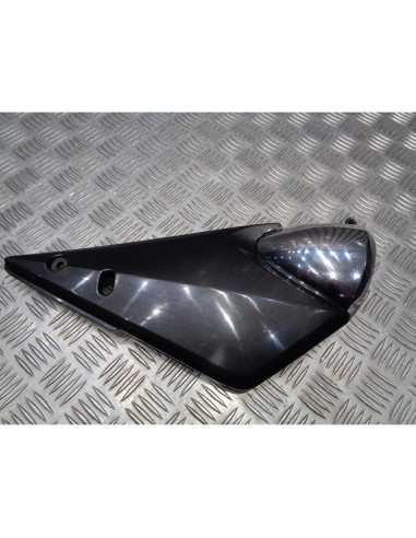 cache lateral droit sous selle moto suzuki gsf 600 bandit js1a8 2000 - 04
