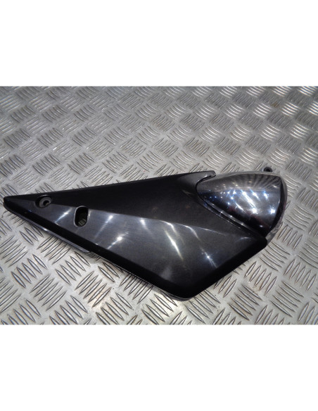 cache lateral droit sous selle moto suzuki gsf 600 bandit js1a8 2000 - 04