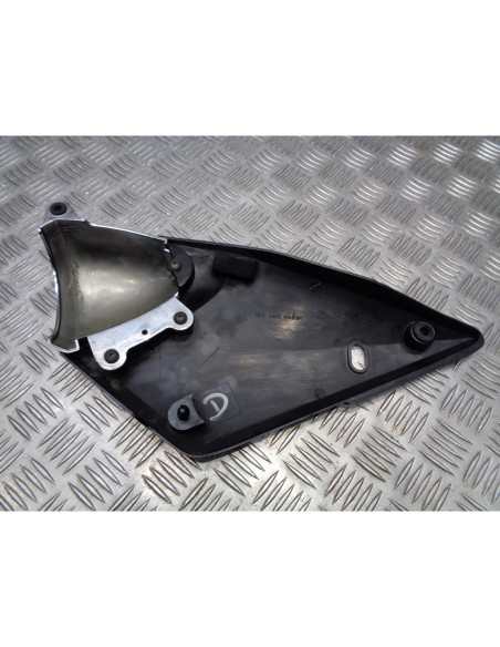 cache lateral droit sous selle moto suzuki gsf 600 bandit js1a8 2000 - 04