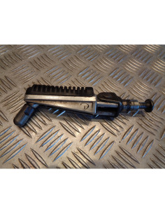 cale repose pied avant droit moto yamaha fzs 600 fazer jyarj02 1998 - 01