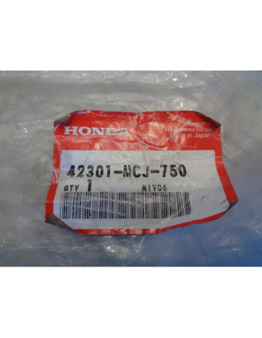 axe de roue arriere moto honda cbr 900 rr 02-03 ref: 42301-mcj-750