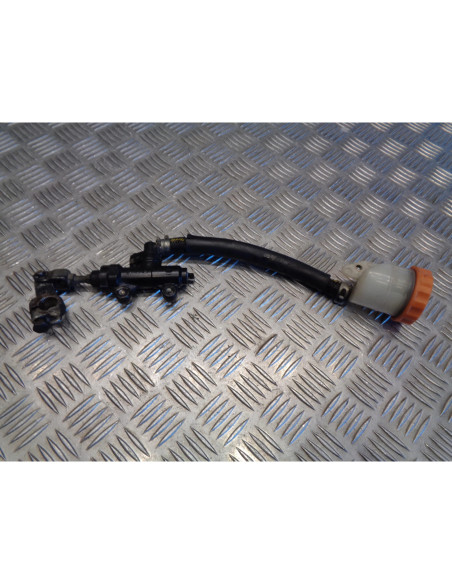 maitre cylindre frein arriere moto honda vf 1000 f sc15