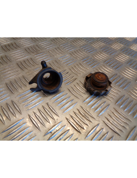 bouchon radiateur eau moto honda vf 1000 f sc15