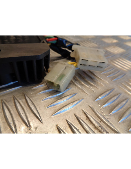 regulateur charge batterie moto honda vf 1000 f sc15